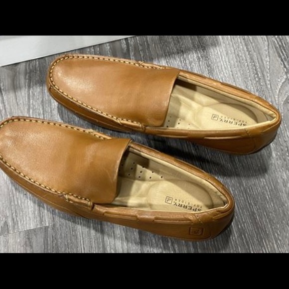 Sperry loafer - size 10